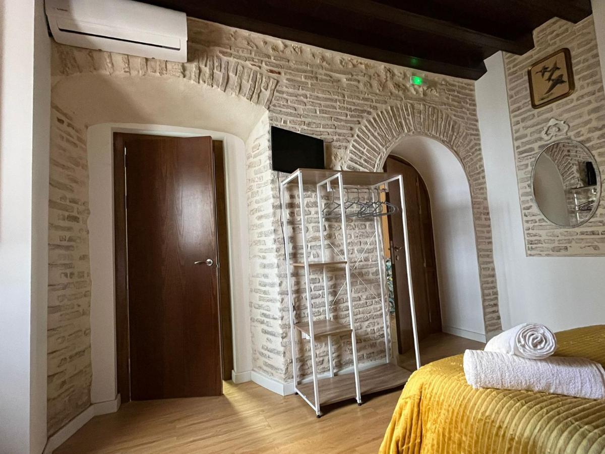 Clarisas Suites การ์โมนา ภายนอก รูปภาพ