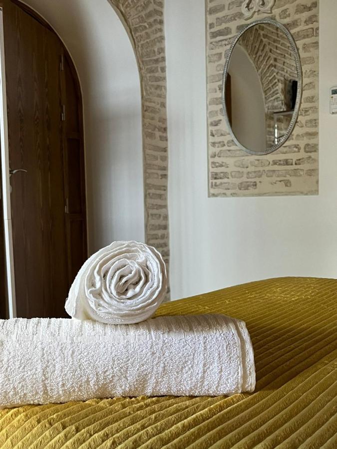 Clarisas Suites การ์โมนา ภายนอก รูปภาพ