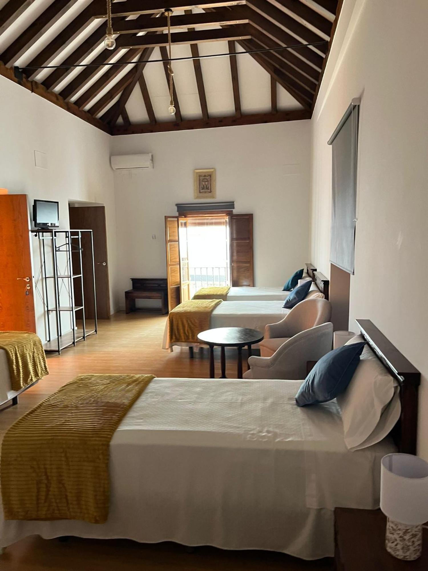 Clarisas Suites การ์โมนา ภายนอก รูปภาพ